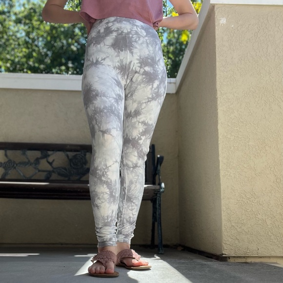 Marble Patterned Leggings - Picture 1 of 2